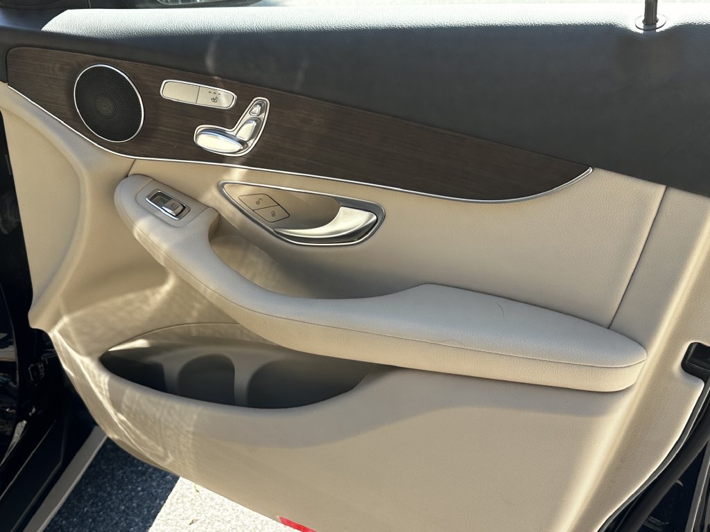 Certified 2022 Mercedes-Benz GLC 300 image 16