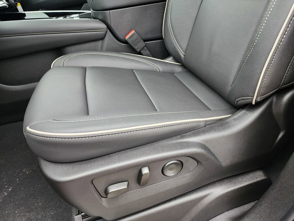 New 2025 Chevrolet Suburban Premier image 10