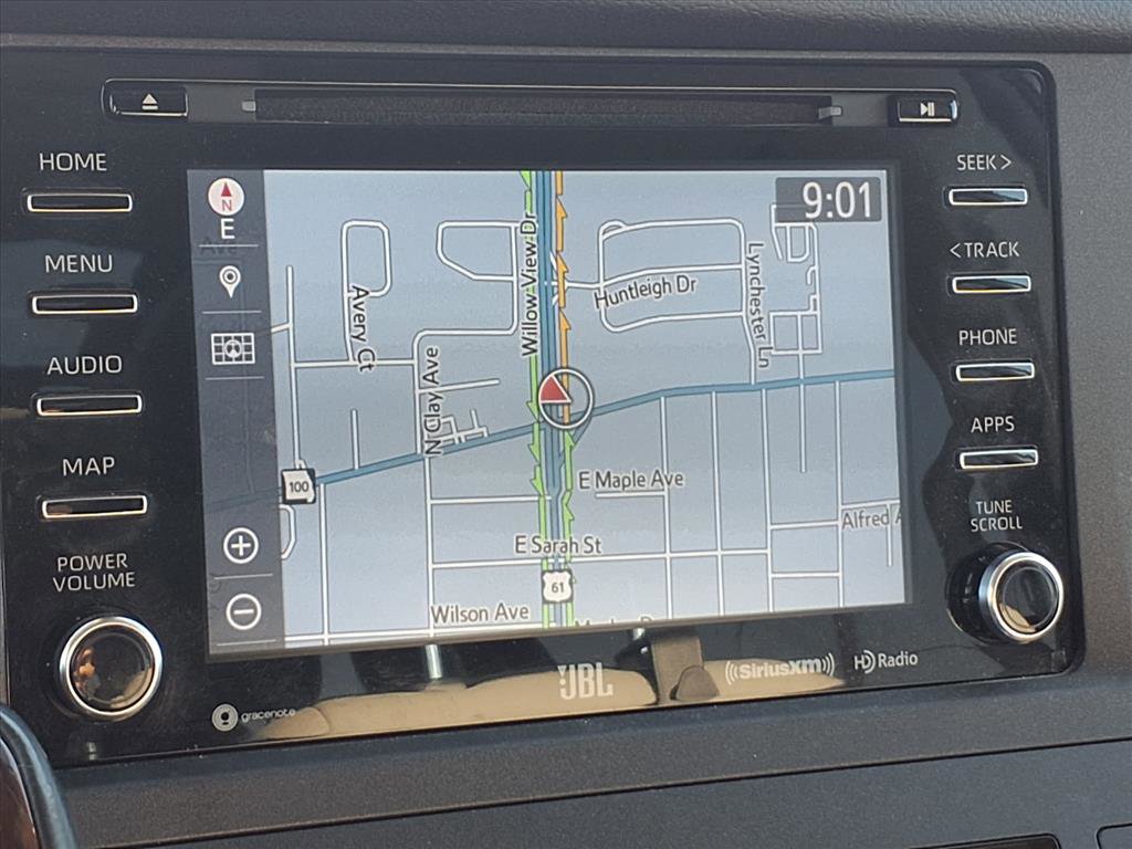 Used 2018 Toyota Sienna Limited Premium w/ Carpet Mat Package image 8