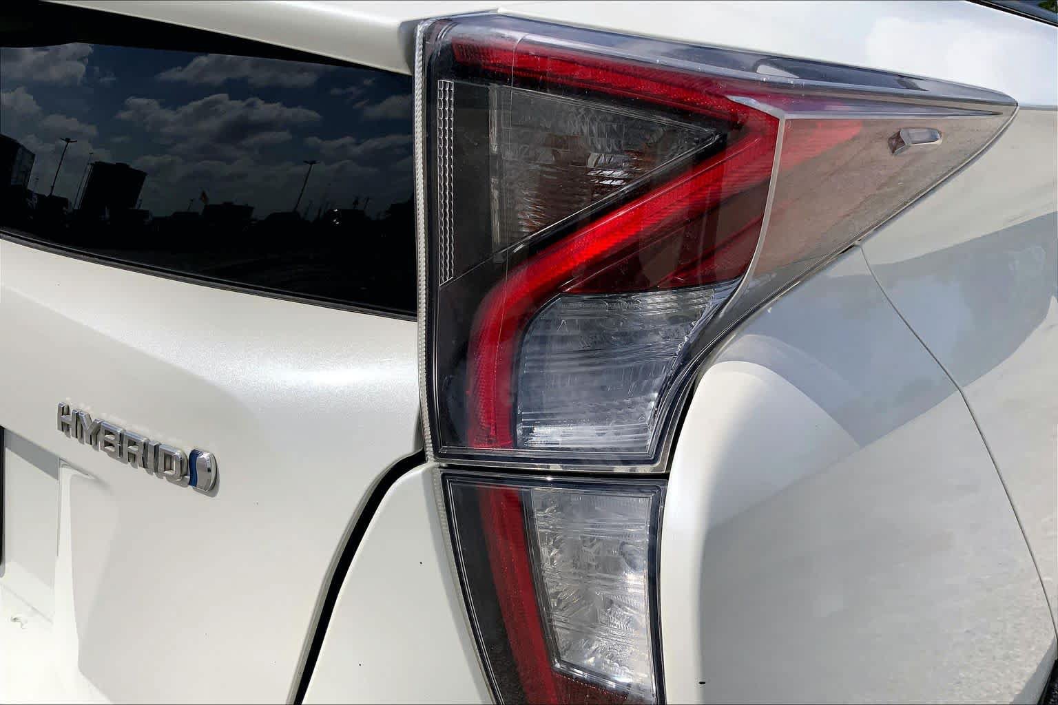 Used 2017 Toyota Prius Four w/ Advanced Technology Package FWD image 30