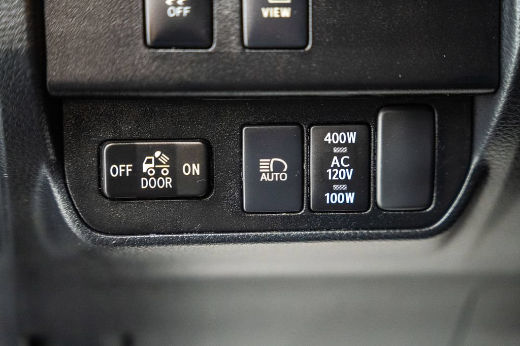 Used 2023 Toyota Tacoma TRD Sport w/ TRD Premium Sport Package AWD/4WD image 41