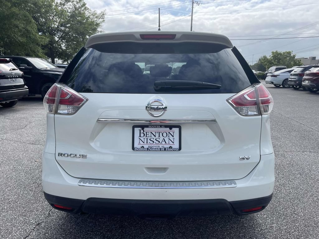 Used 2016 Nissan Rogue SV w/ SV Premium Package FWD image 4