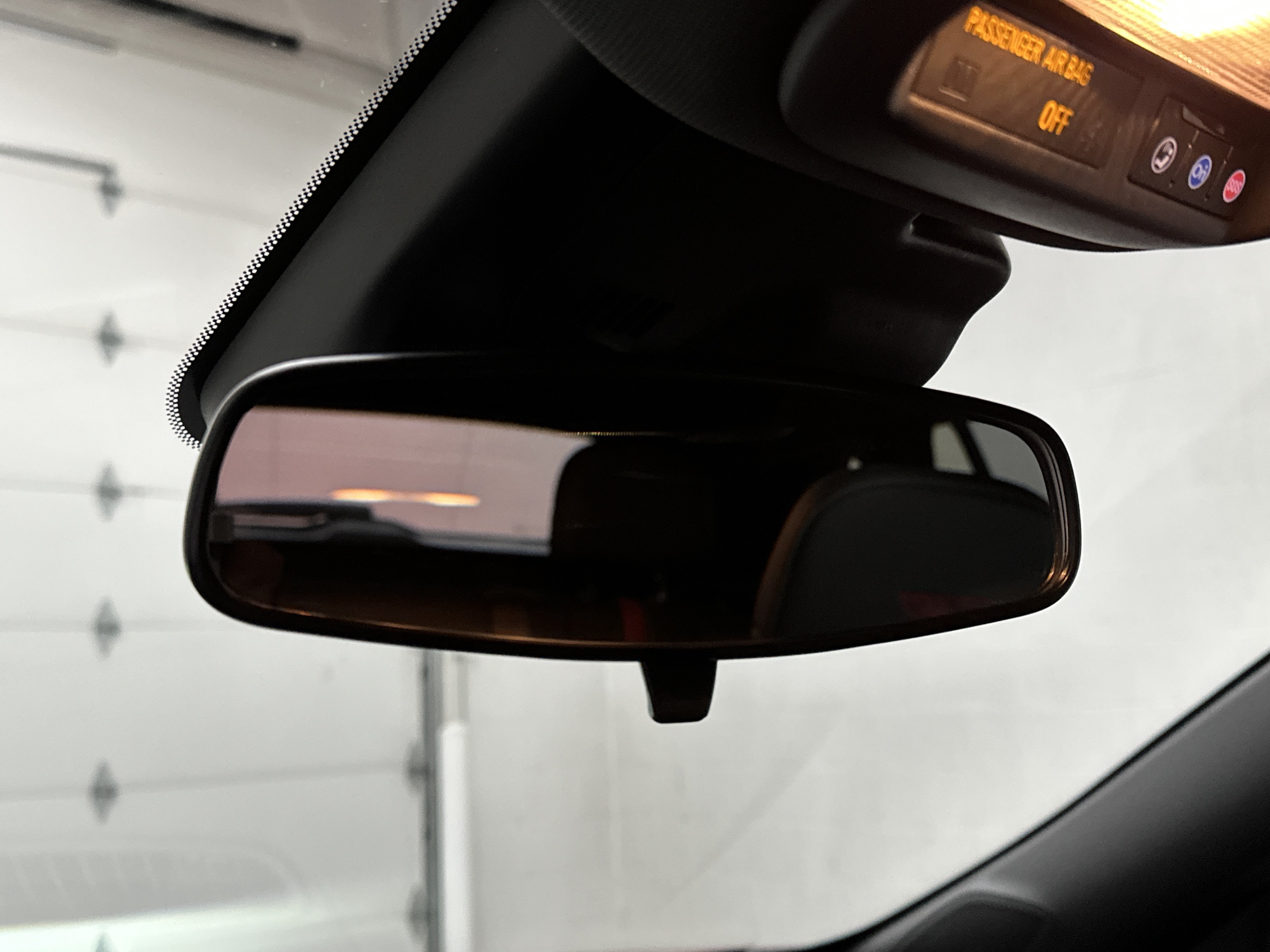 Used 2025 Chevrolet Trax RS w/ Sunroof Package FWD image 33