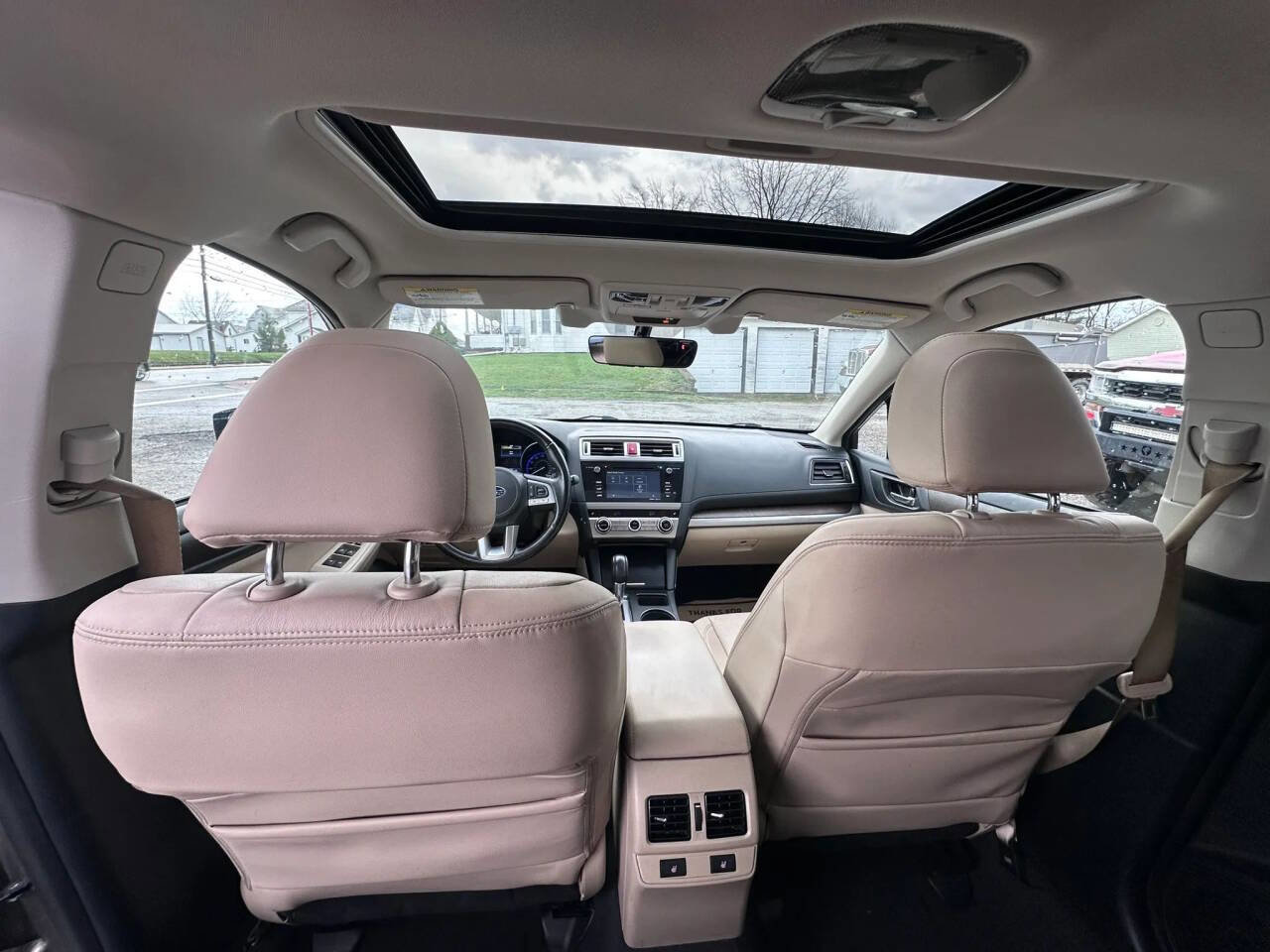 Used 2017 Subaru Outback 3.6R Limited AWD/4WD image 12