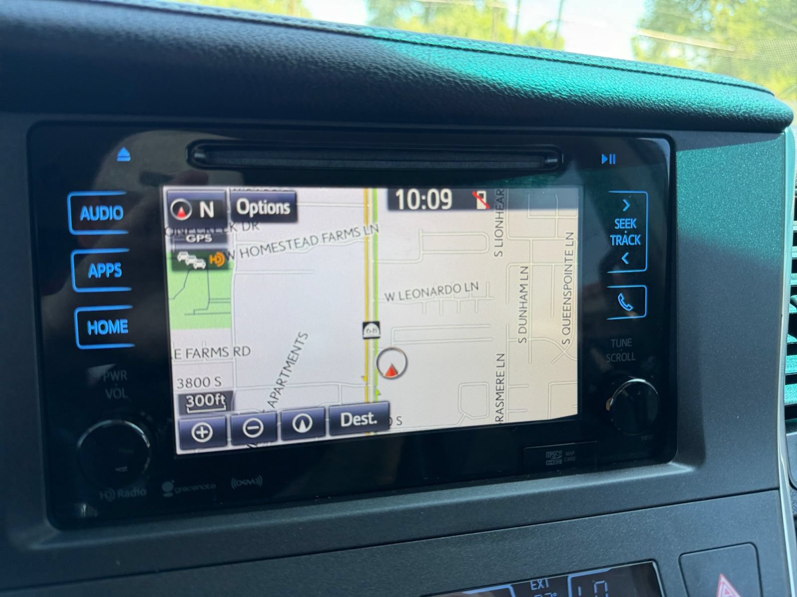 Used 2017 Toyota Sienna SE w/ SE Preferred Package FWD image 22