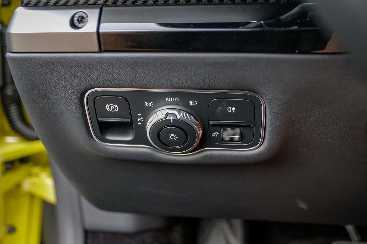 New 2025 Aston Martin V8 Vantage Coupe image 29