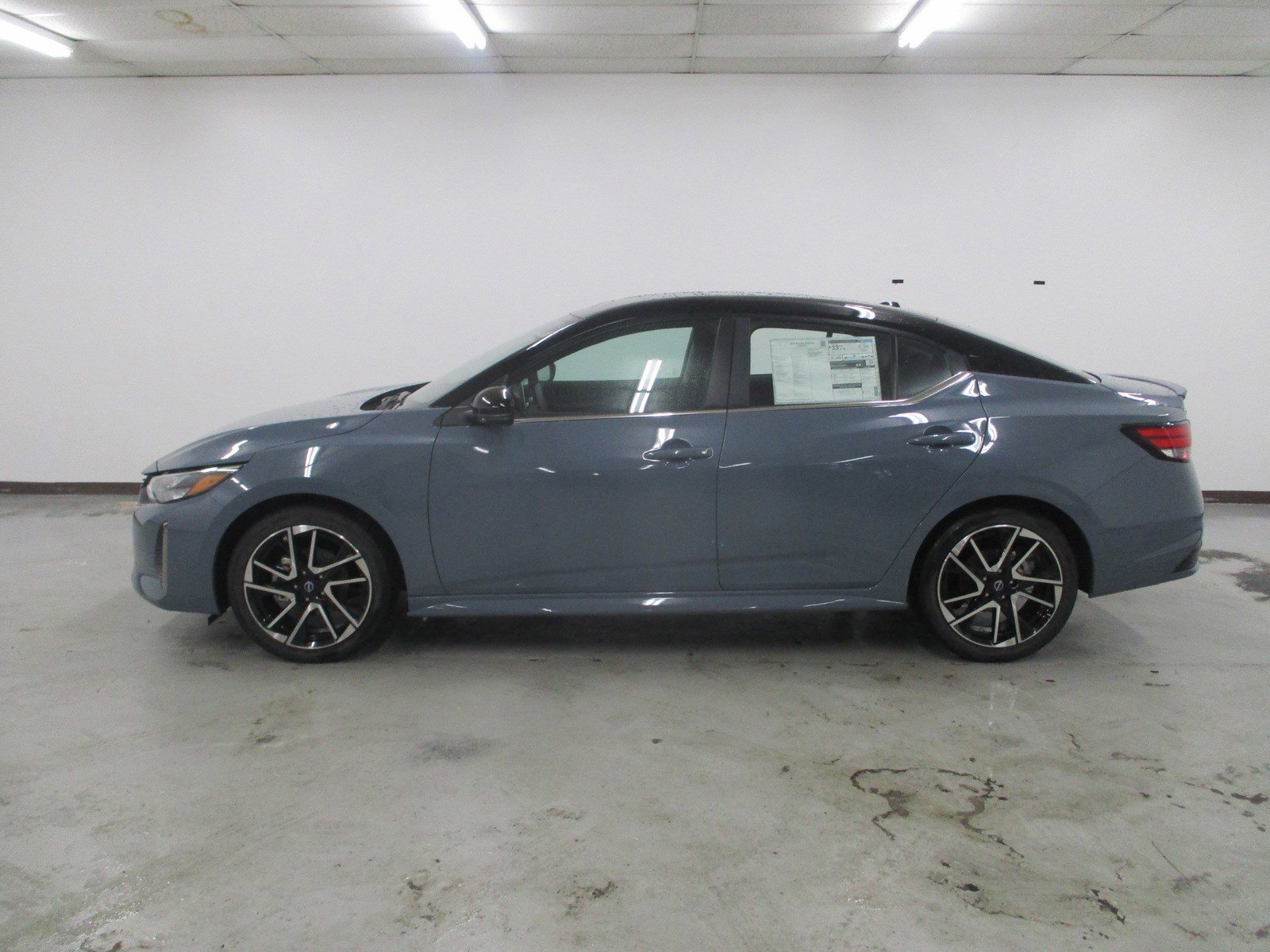 New 2025 Nissan Sentra SR image 8