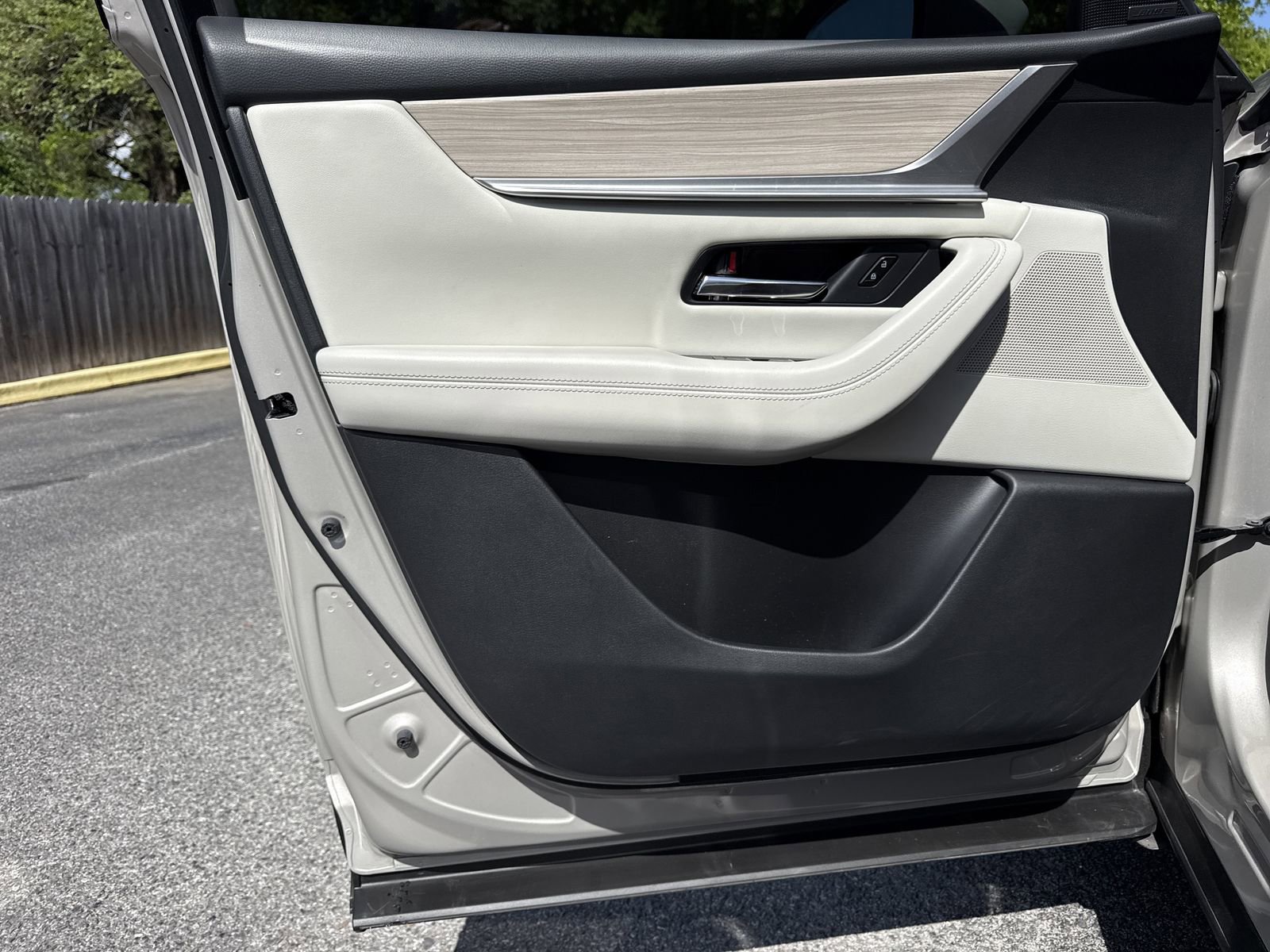 Used 2024 MAZDA CX-90 Plug-In Hybrid w/ Premium Plus image 16