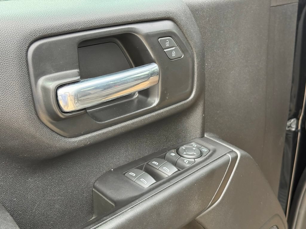 Used 2022 Chevrolet Silverado 2500 Custom w/ Custom Value Package AWD/4WD image 13