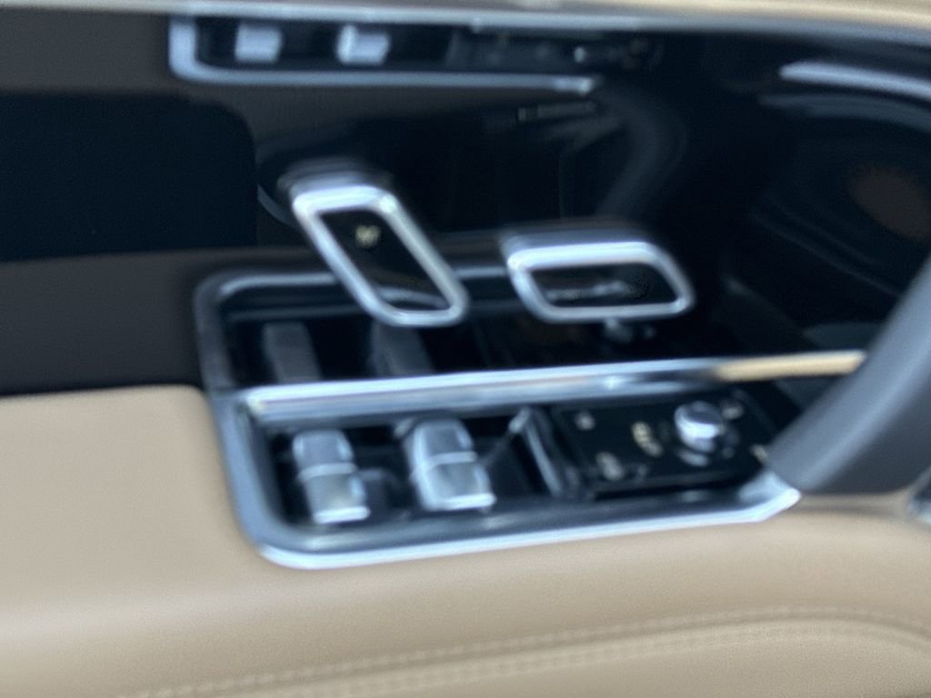 New 2025 Land Rover Range Rover SE image 21