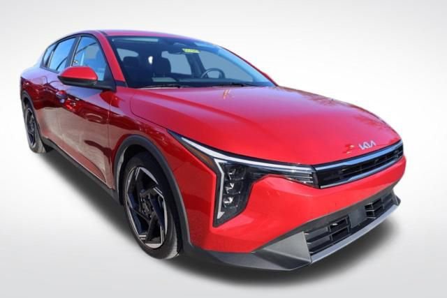 Used 2025 Kia K4 EX image 2