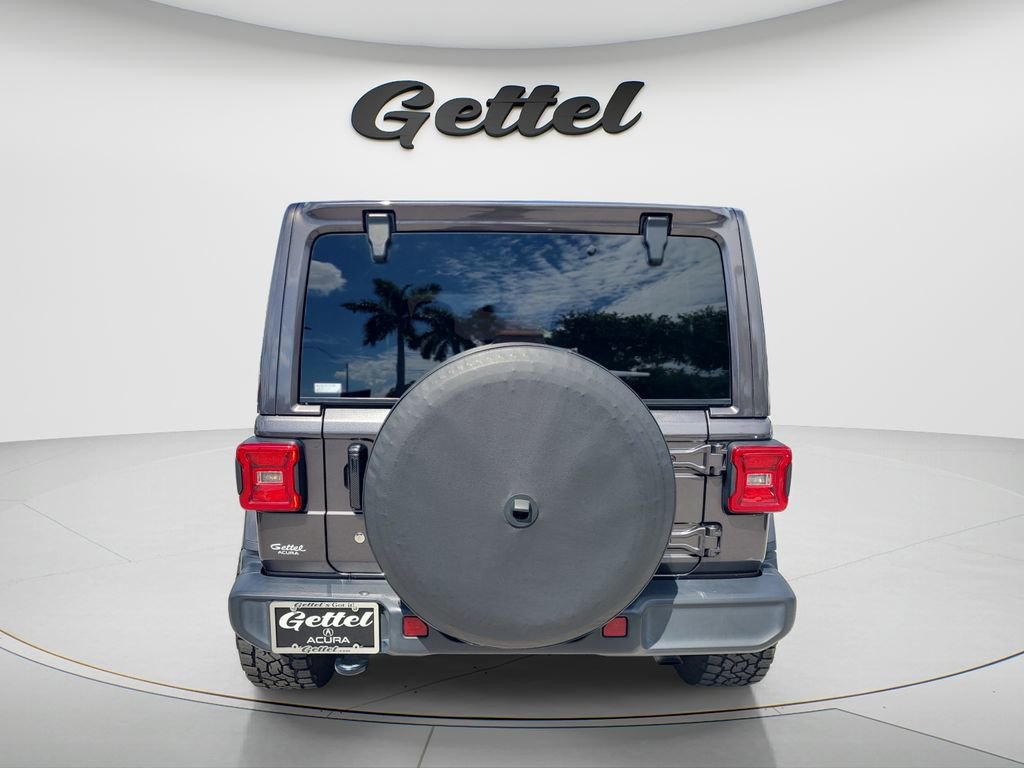 Used 2018 Jeep Wrangler Unlimited Sahara w/ LED Lighting Group AWD/4WD image 6