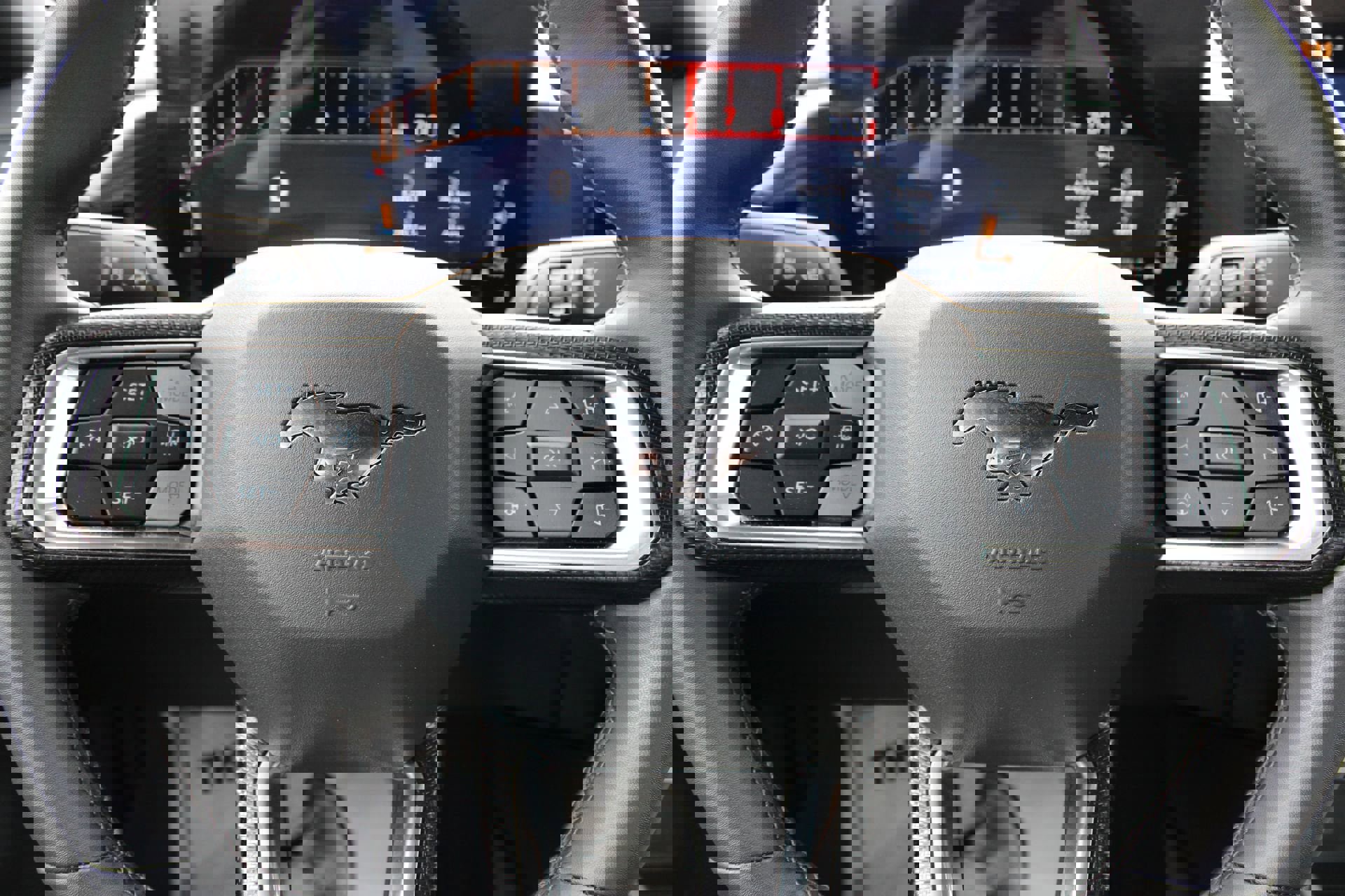 Used 2025 Ford Mustang Ecoboost image 23