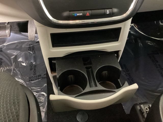 Used 2020 Dodge Grand Caravan SE FWD image 20
