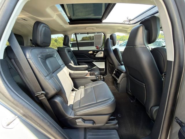 Used 2025 Lincoln Aviator Reserve w/ Equipment Group 201A image 11