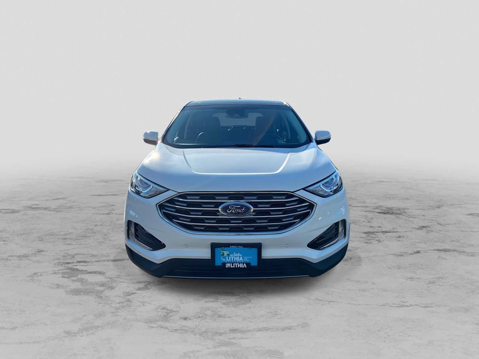 Used 2020 Ford Edge Titanium w/ Class II Trailer Tow Package AWD/4WD image 3