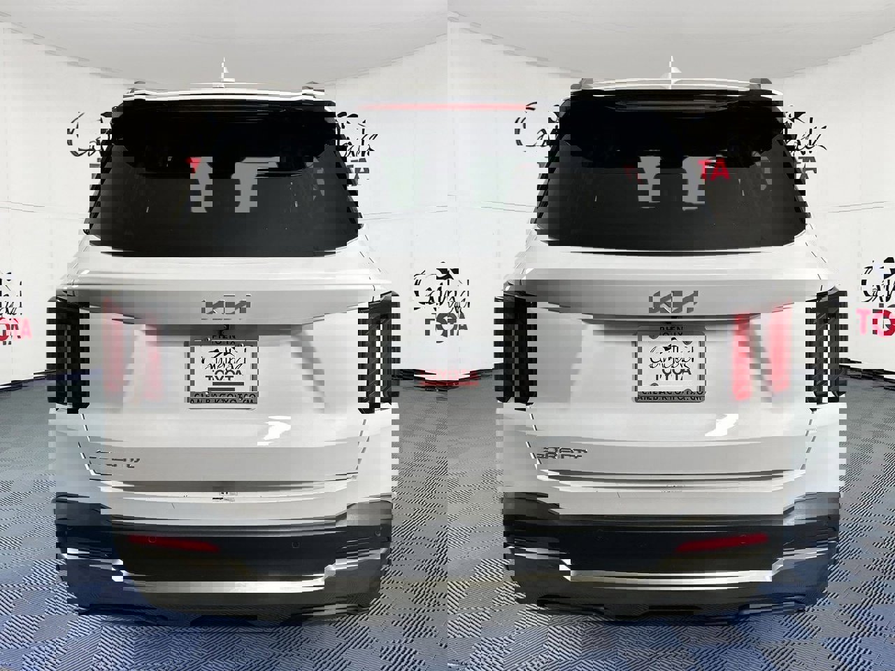 Used 2024 Kia Sorento S image 6