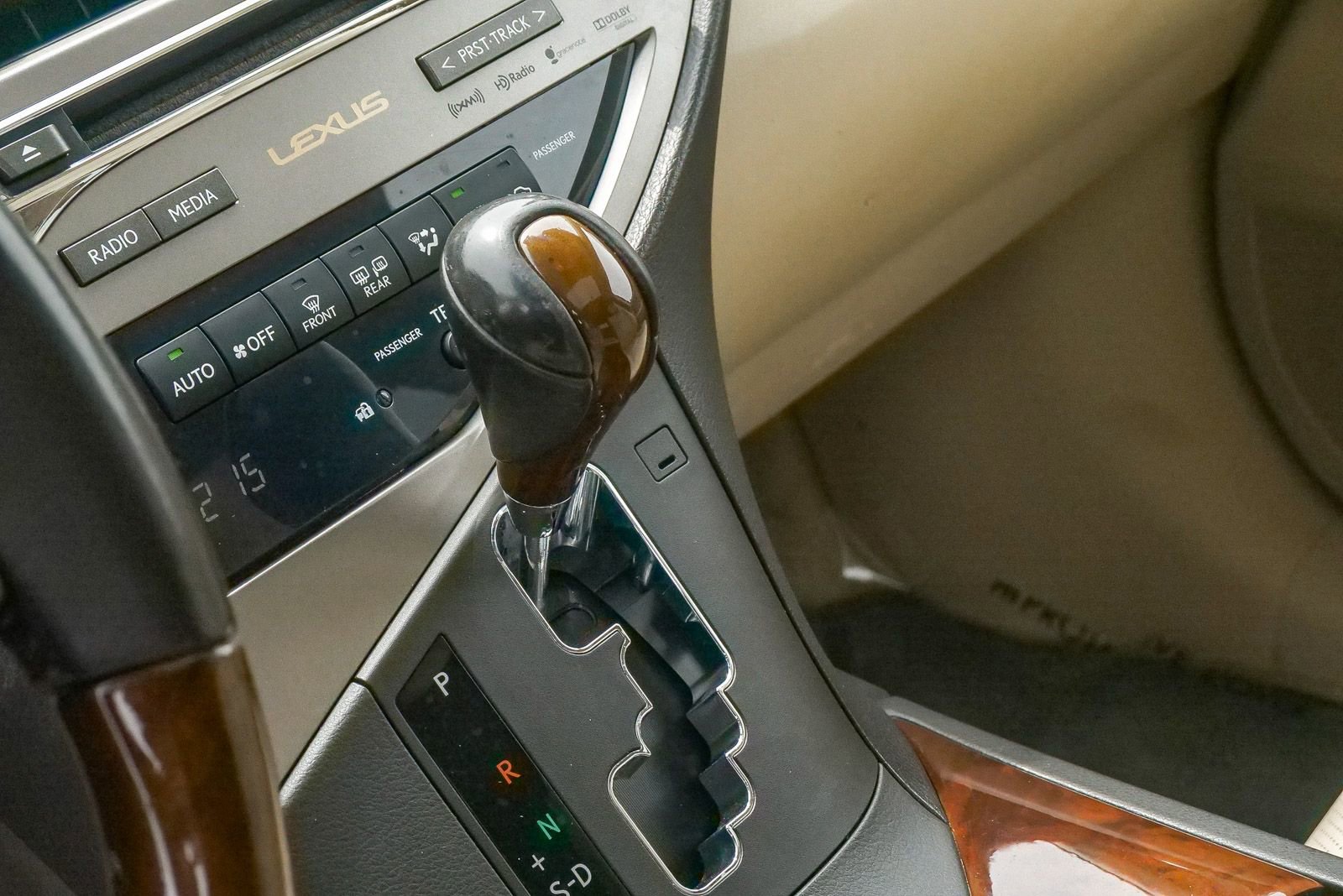 Used 2013 Lexus RX 450h AWD w/ Navigation Pkg image 19