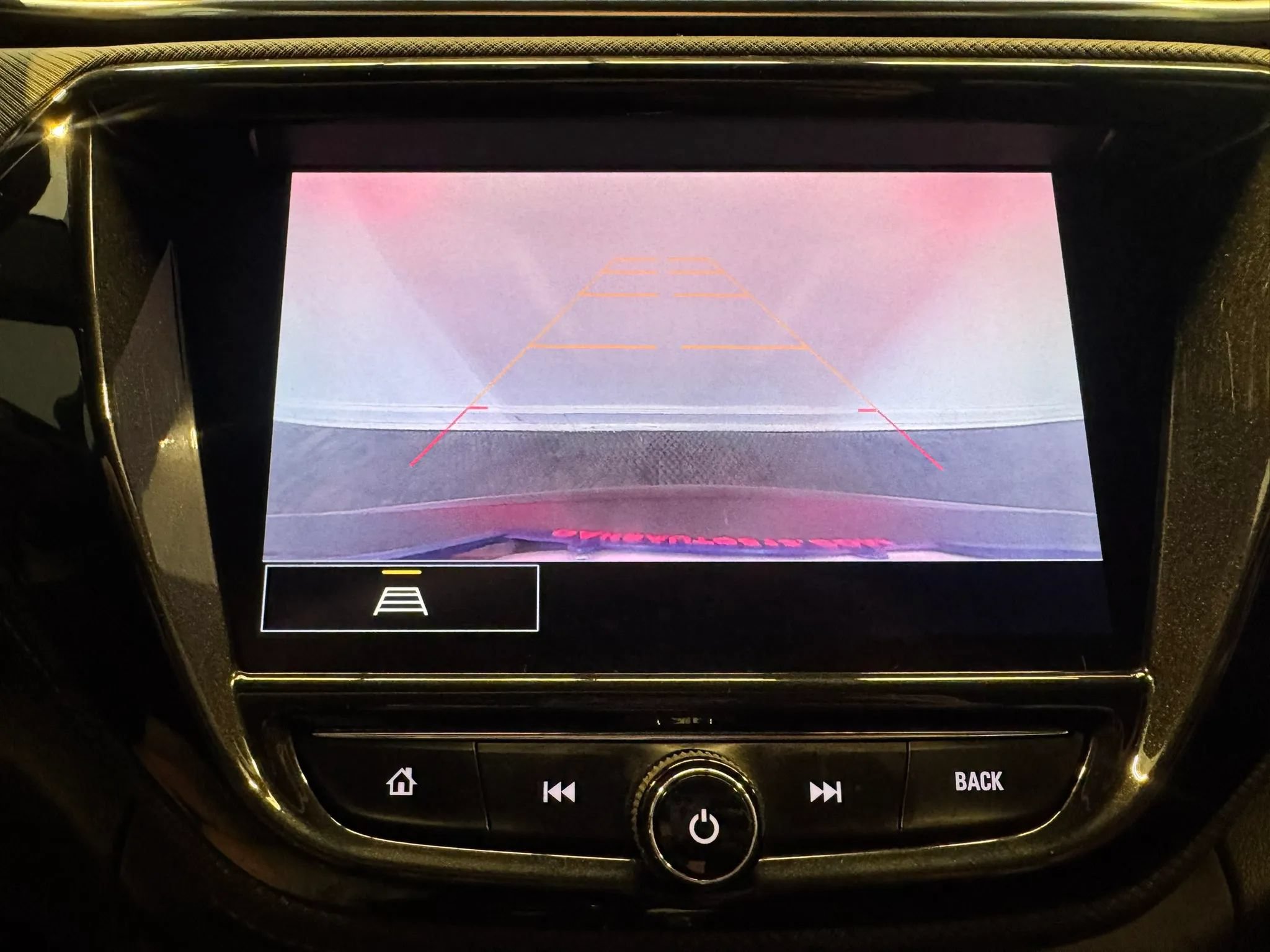 Used 2021 Chevrolet TrailBlazer ACTIV w/ Technology Package FWD image 16