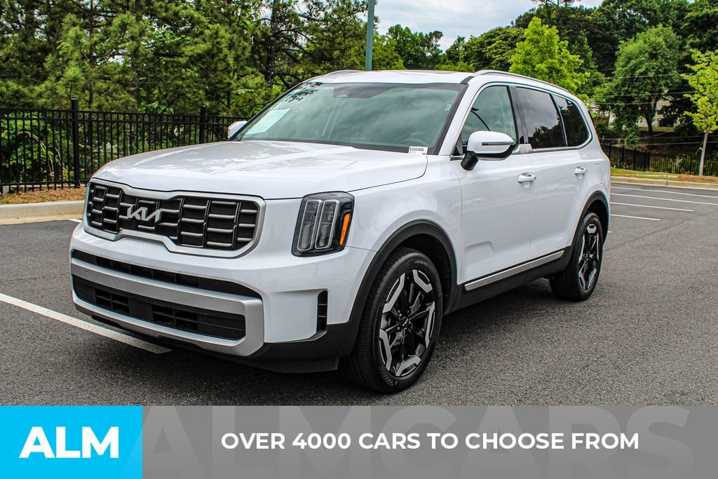 Used 2025 Kia Telluride S FWD image 3