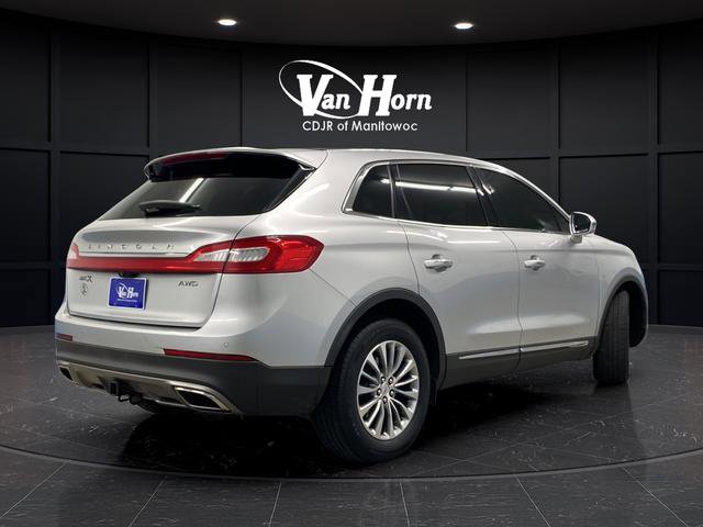 Used 2017 Lincoln MKX Select w/ Select Plus Package AWD/4WD image 3