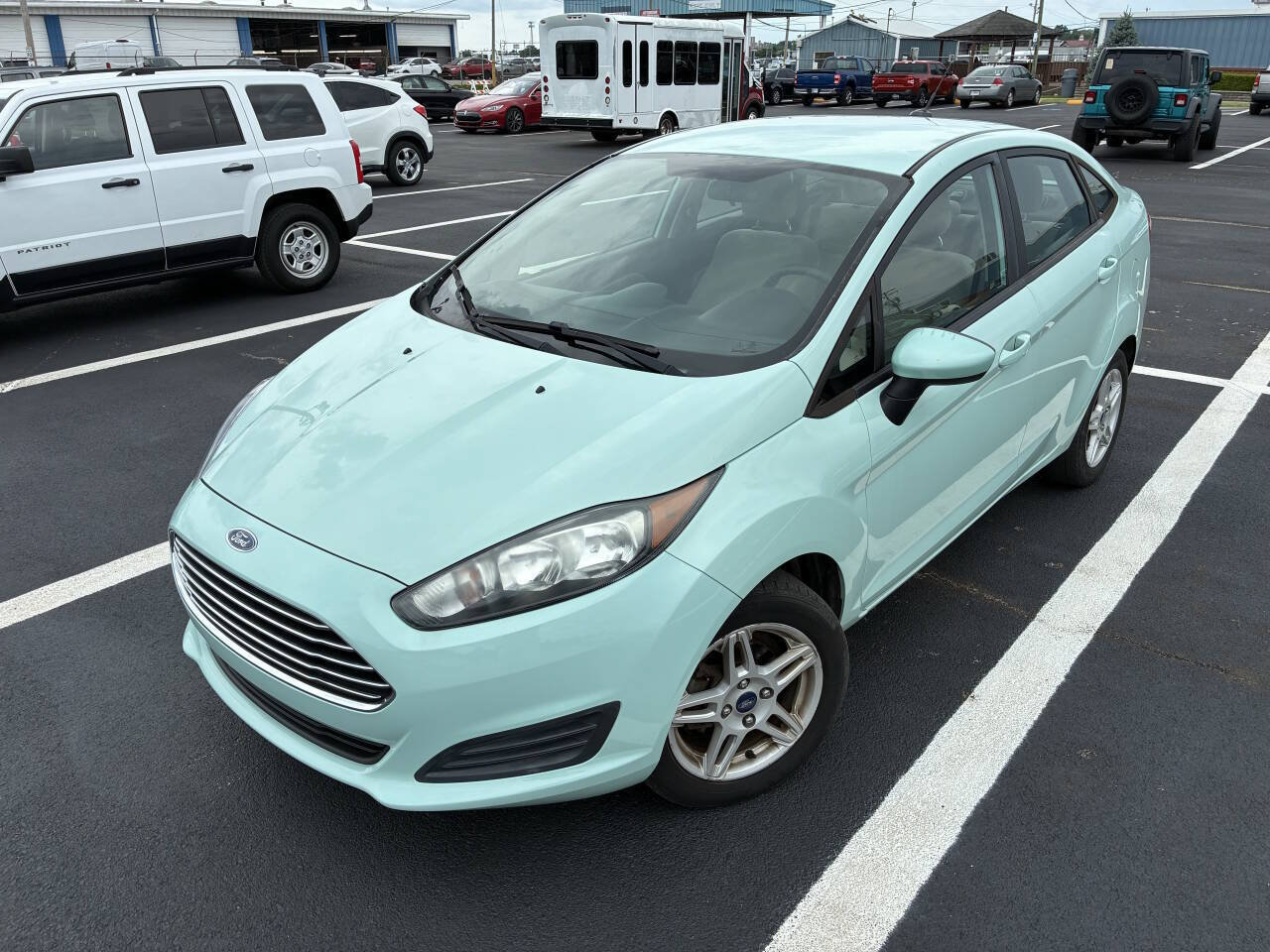 Used 2017 Ford Fiesta SE FWD image 2