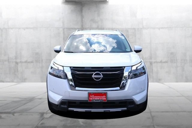 Certified 2025 Nissan Pathfinder SL w/ SL Premium Package FWD image 4