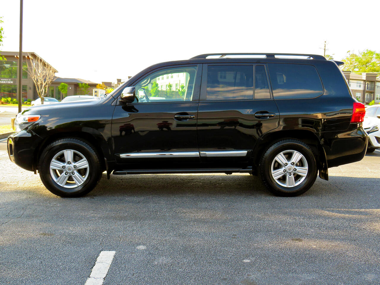 Used 2015 Toyota Land Cruiser image 10