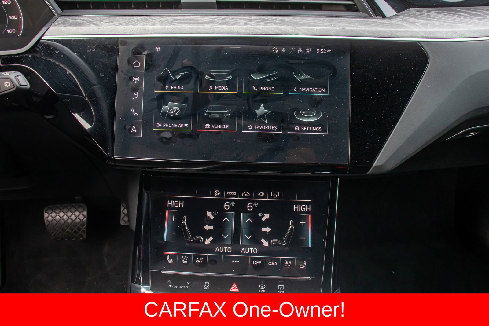 Used 2022 Audi e-tron Premium Plus w/ Premium Plus Package image 17