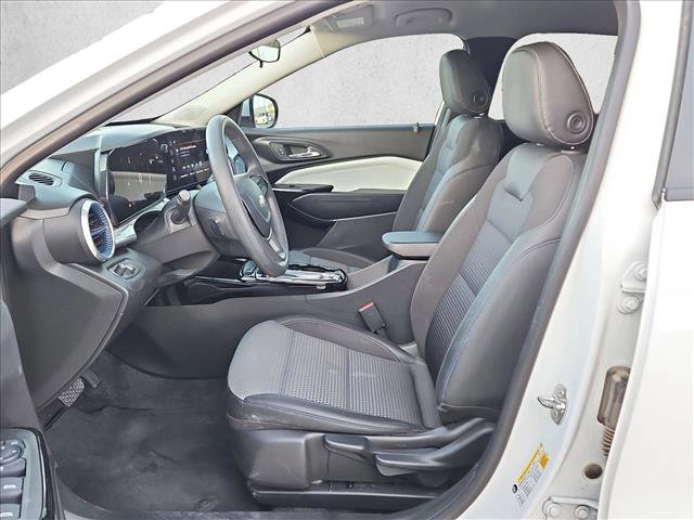 Used 2024 Chevrolet Trax LT image 16