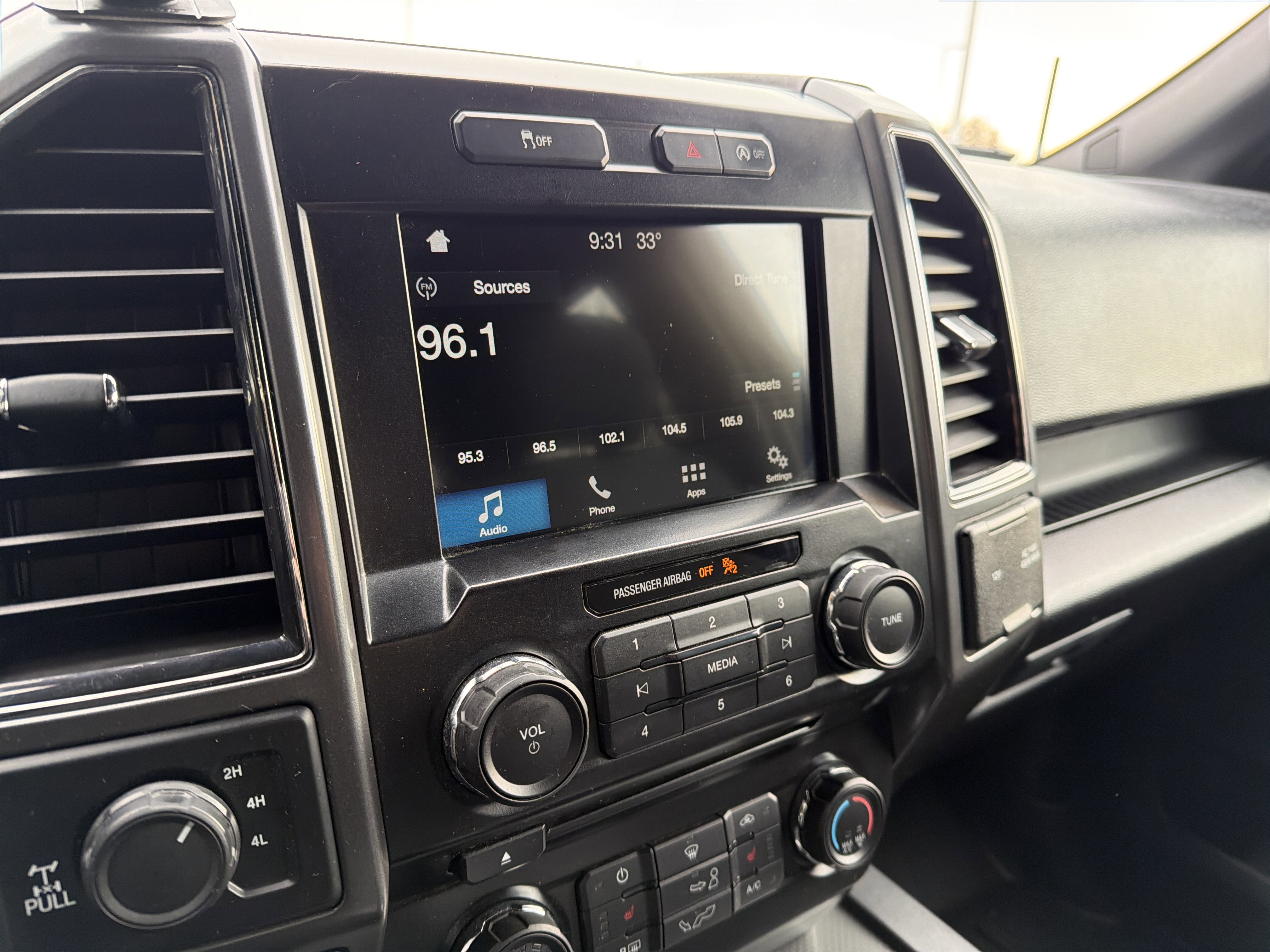 Used 2017 Ford F150 XLT w/ Equipment Group 302A Luxury image 23