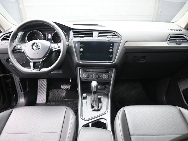 Used 2021 Volkswagen Tiguan SE w/ Panoramic Sunroof Package FWD image 25