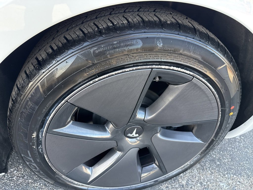 Used 2021 Tesla Model 3 Standard Range Plus image 11