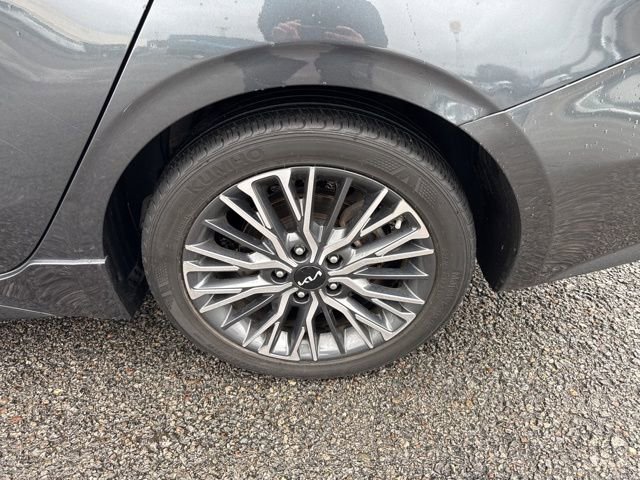 Used 2023 Kia Forte GT-Line w/ GT-Line Premium Package image 7