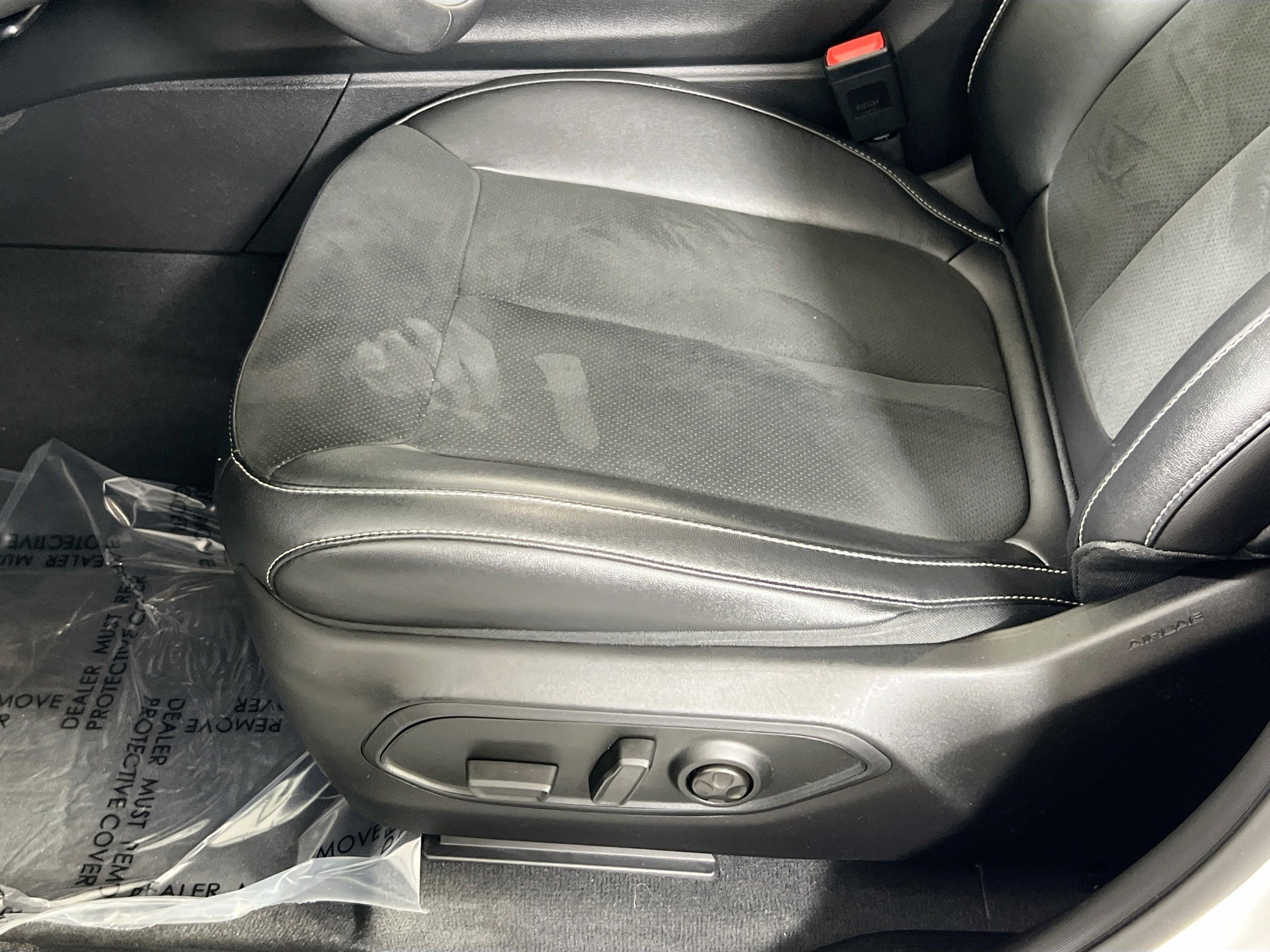 Used 2023 Jeep Grand Cherokee Altitude image 18