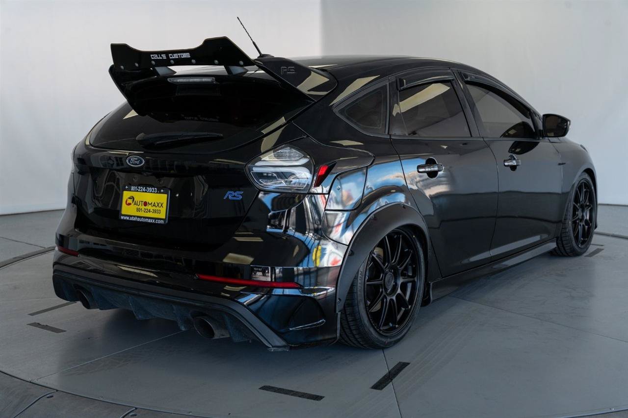 Used 2017 Ford Focus RS AWD/4WD image 8