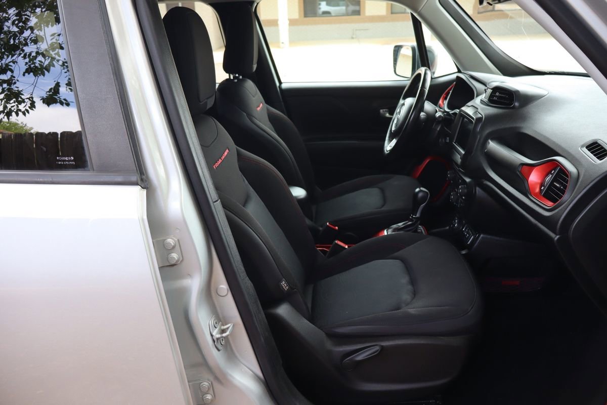 Used 2018 Jeep Renegade Trailhawk AWD/4WD image 22