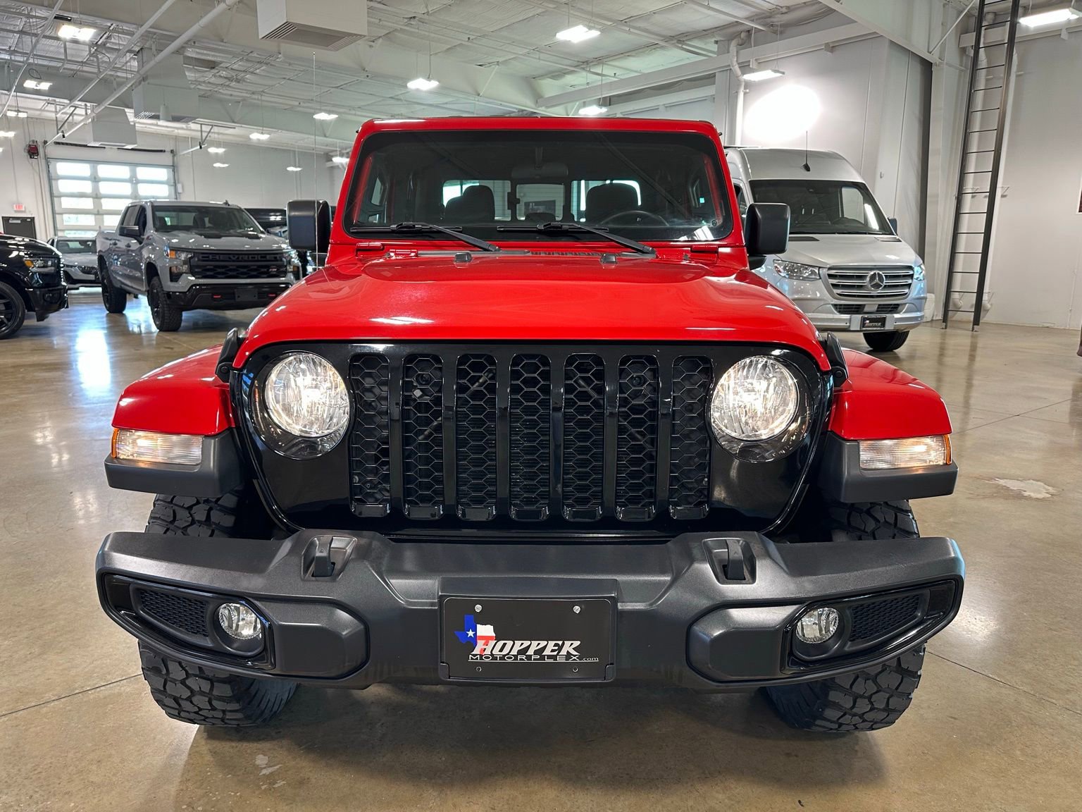 Used 2021 Jeep Gladiator Willys image 2