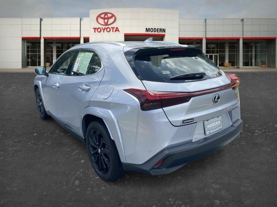 Used 2025 Lexus UX 300h FWD image 6