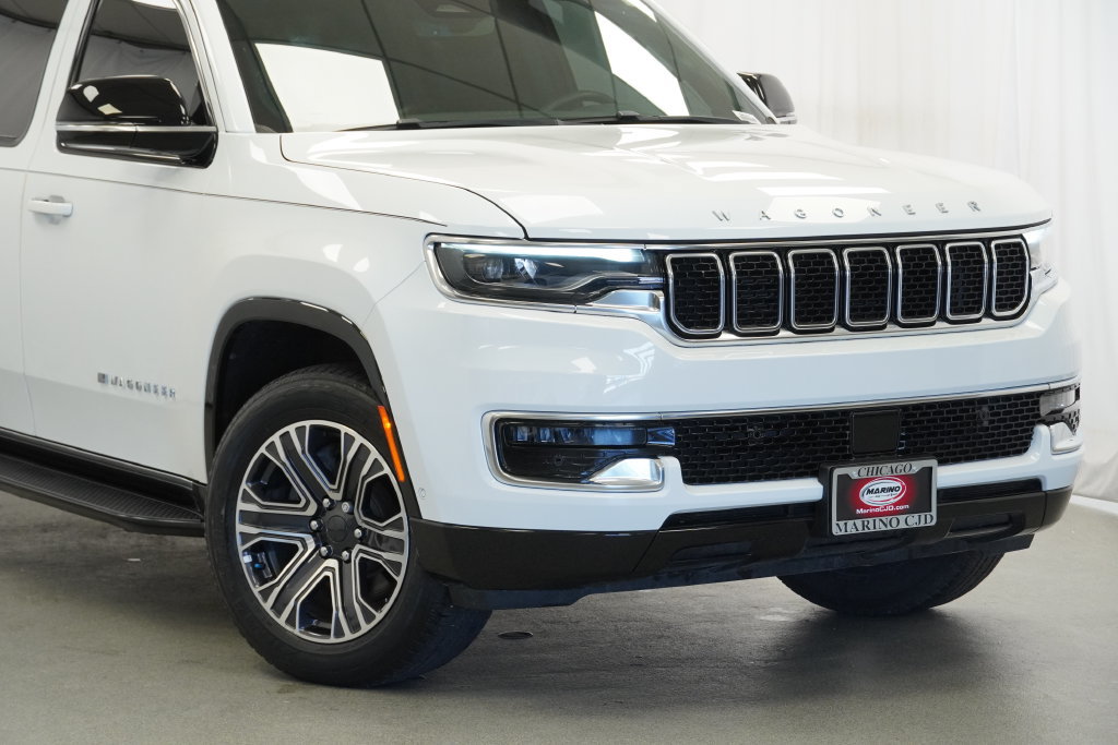 Used 2023 Jeep Wagoneer 4WD w/ Premium Group I image 8