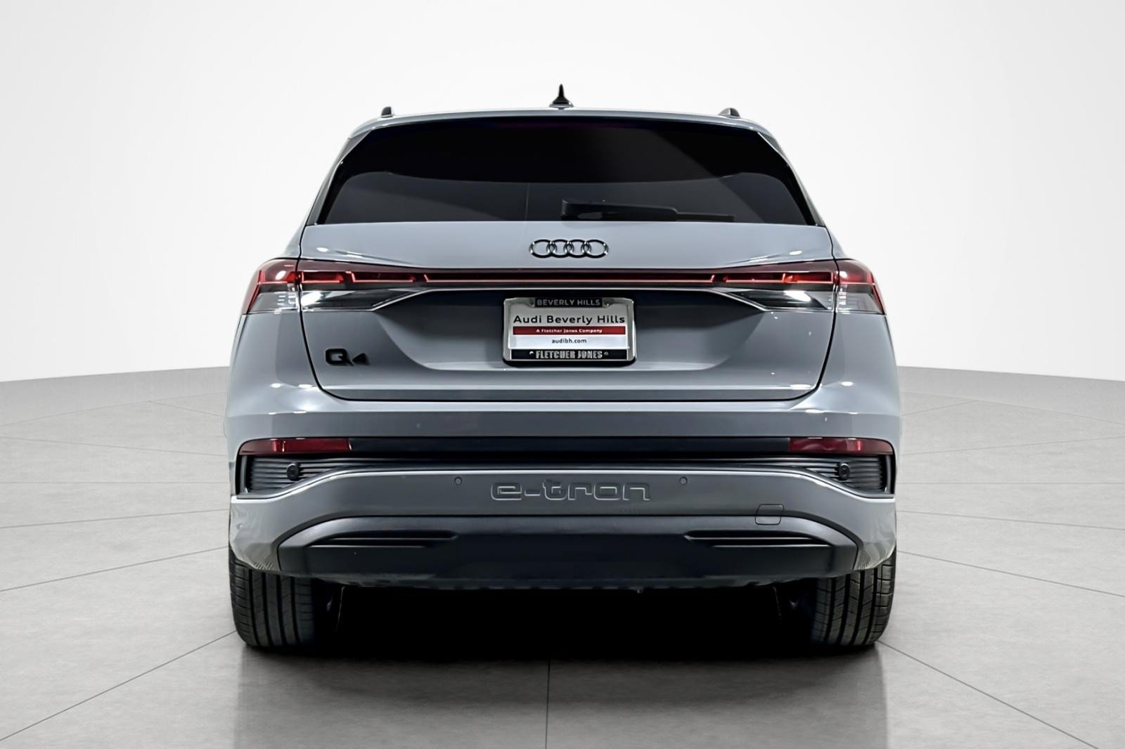 Used 2025 Audi Q4 e-tron Premium Plus w/ Premium Plus RWD image 4