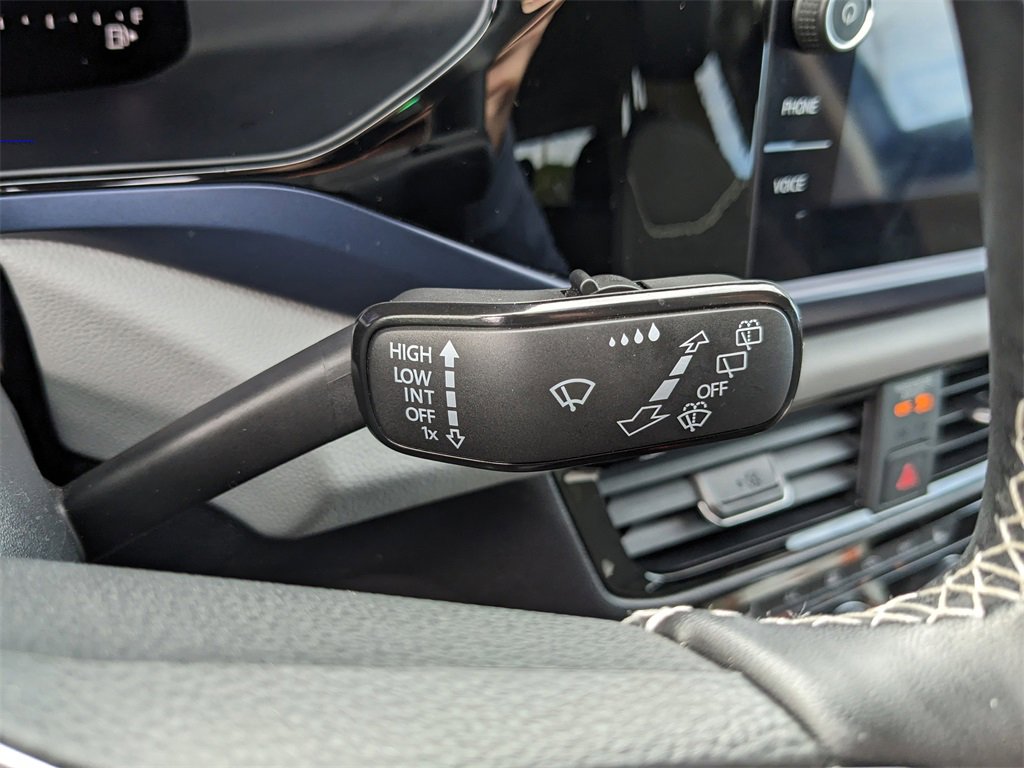 Certified 2023 Volkswagen Taos SE image 35