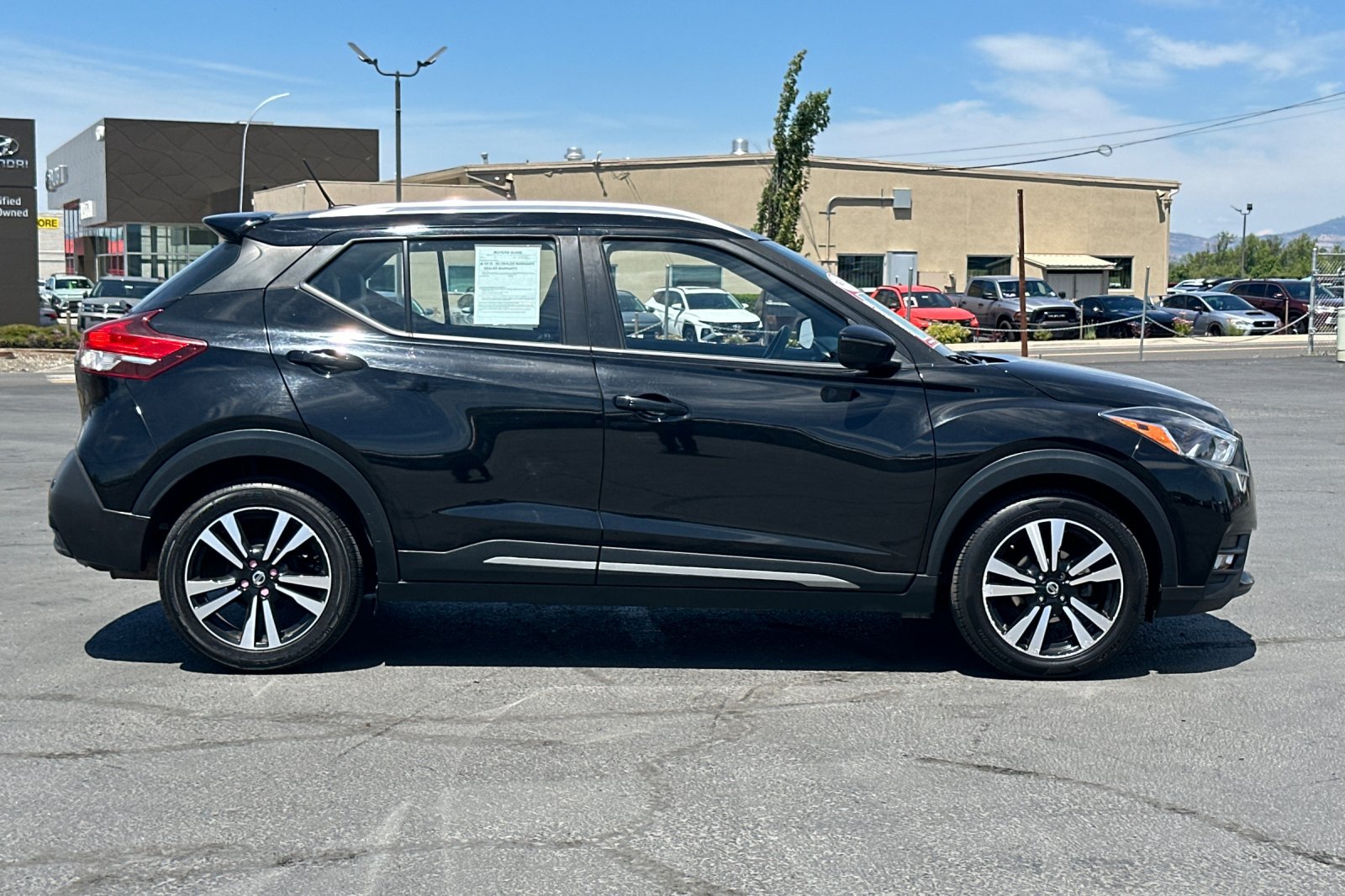 Used 2020 Nissan Kicks SR FWD image 3