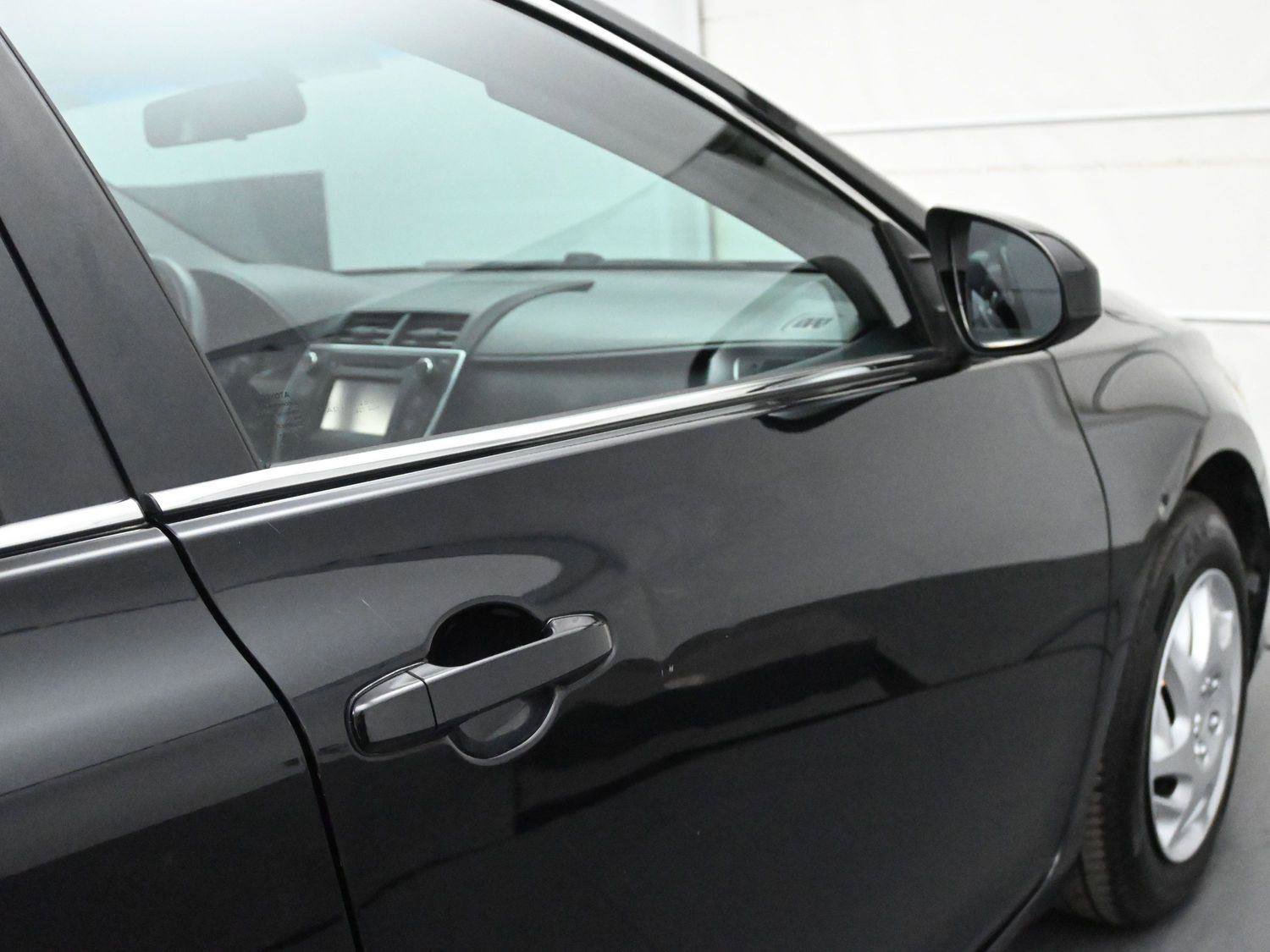 Used 2015 Toyota Camry LE FWD image 12