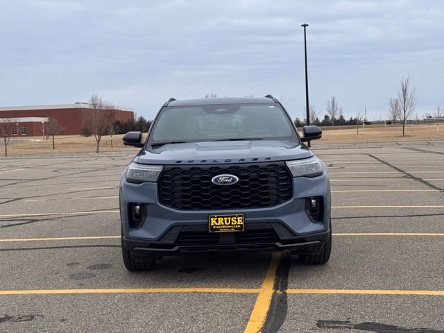 Used 2025 Ford Explorer ST-Line w/ ST-Line Street Pack image 39