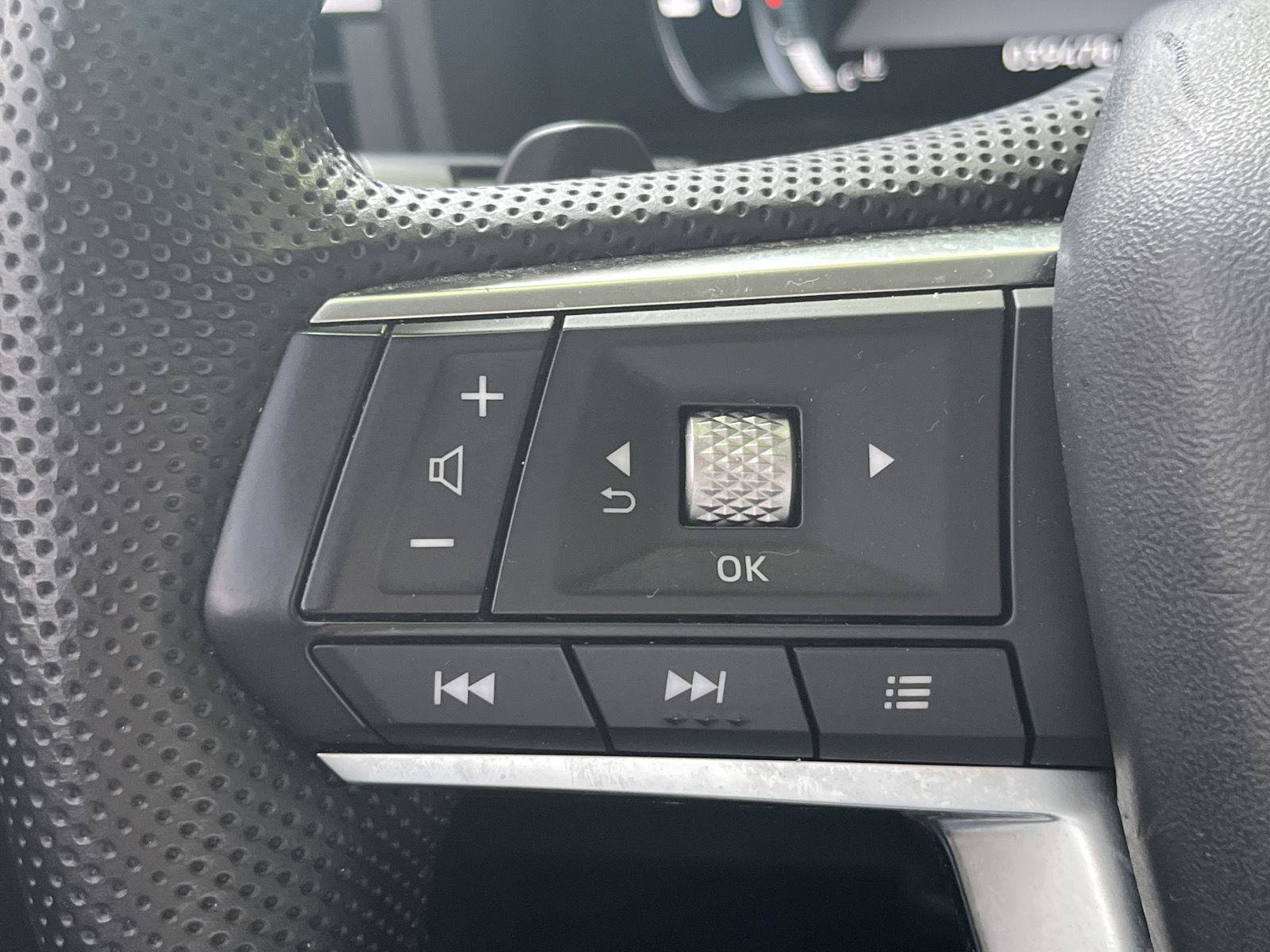Used 2023 Mitsubishi Outlander SEL AWD/4WD image 38