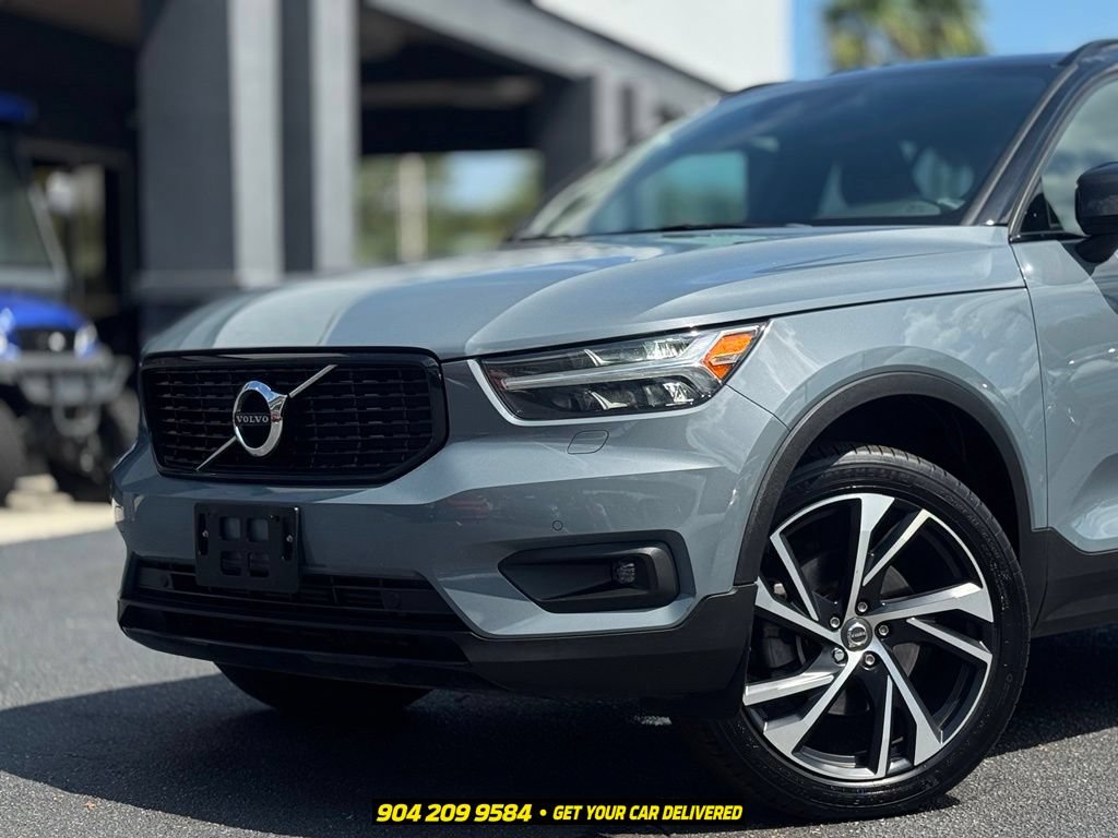 Used 2022 Volvo XC40 T5 R-Design w/ Climate Package AWD/4WD image 2