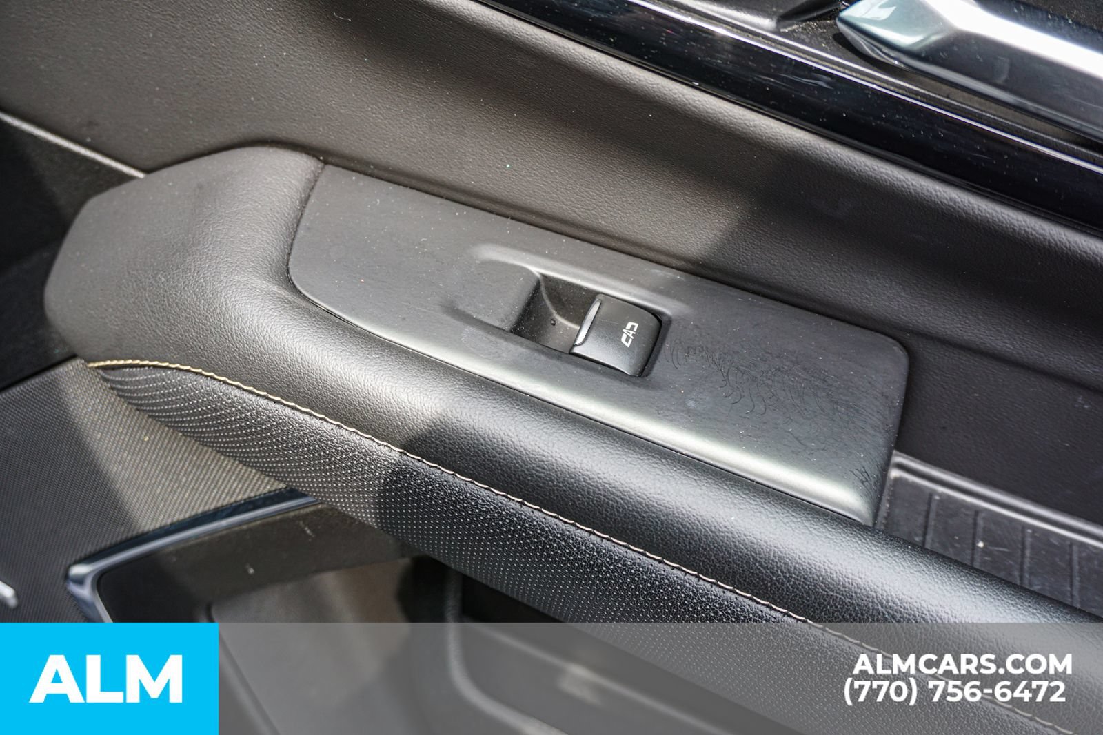 Used 2025 Chevrolet Suburban Premier AWD/4WD image 47