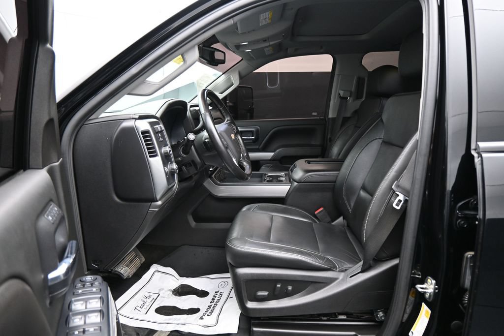 Used 2018 Chevrolet Silverado 2500 LTZ w/ Midnight Edition AWD/4WD image 9