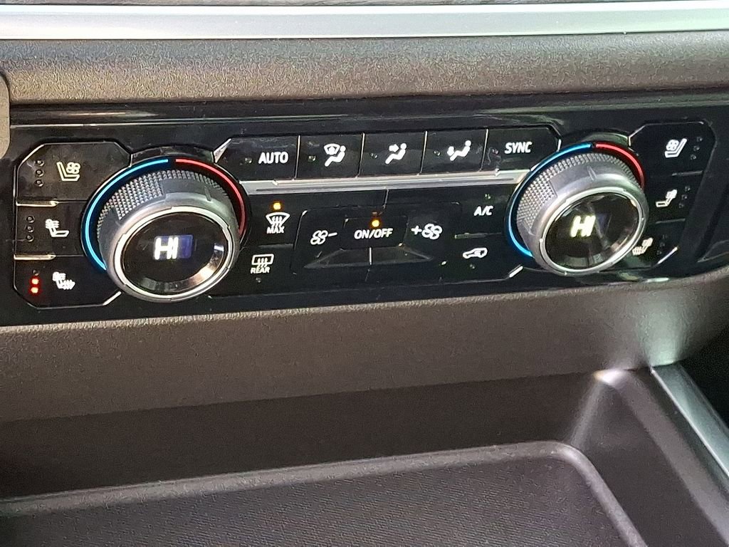 Used 2025 Chevrolet Silverado 3500 LTZ w/ LTZ Convenience Package image 19